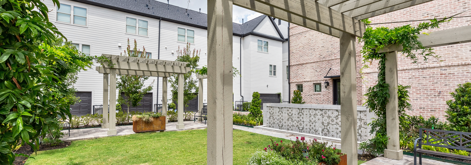 New Construction vs Resale Homes in Houston: What Buyers Need to Know